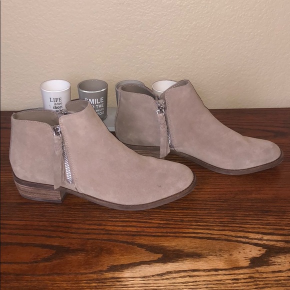 Dolce Vita Shoes - NWOT Dolce Vita ankle boots ! Suede ! Impeccable